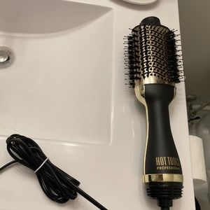 Hot tools blow dryer brush brand new